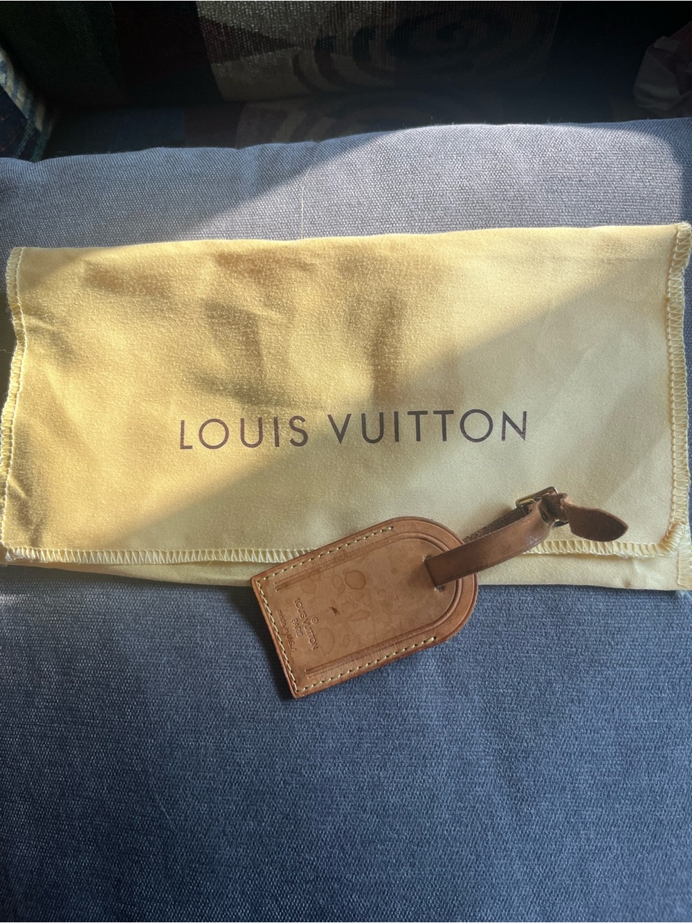Louis Vuitton Leather Luggage Tag & Dust Bag - Picture 4 of 4